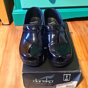 Patent leather dansko pro clogs size 38